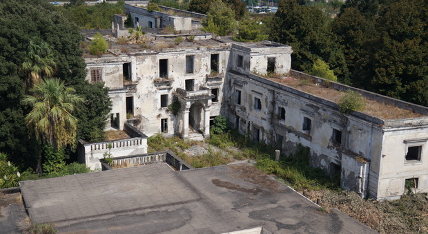 Napoli Est, l'antica Villa Tropeano in vendita: mai recuparata dal 2004