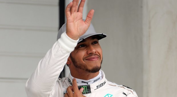 Gp Brasile, Hamilton: «Pronto a tutto per conquistare la vittoria». Rosberg: «Domani voglio vincere»