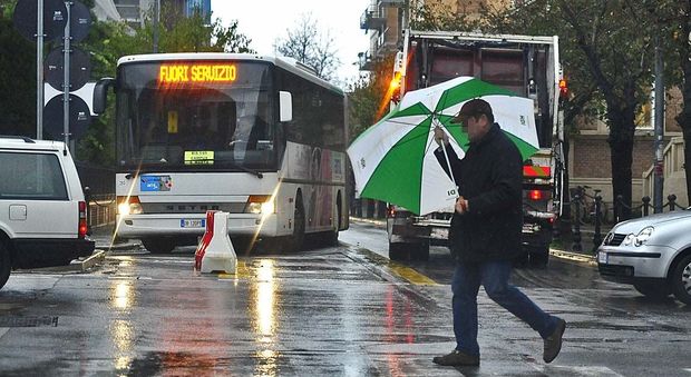 Scatta l'allerta meteo nelle Marche Forti piogge, rischio frane e smottamenti