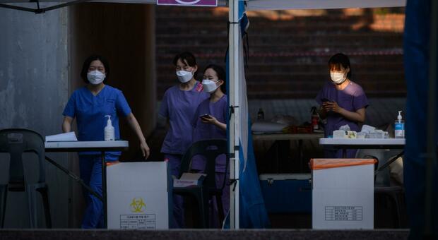 Coronavirus, boom contagi in Corea del Sud: nuove chiusure a Seul