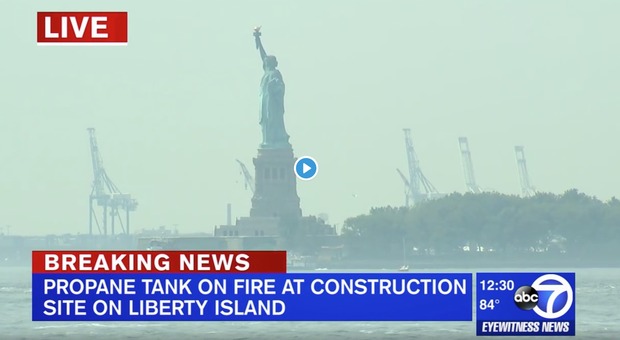 Statua della Libertà, evacuata tutta l'isola: ecco cosa sta succedendo