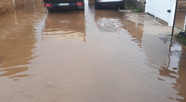 immagine Anzio, persone bloccate nelle auto soccorse dai vigili del fuoco