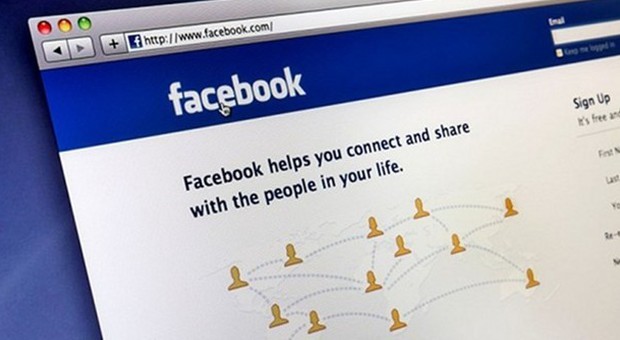 Gli insulti su Facebook verranno multati: risarcimento da 100 euro al giorno