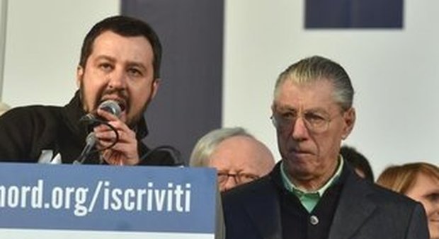 Bossi: «Salvini, zero voti a Napoli. La Lega nazionale, roba da cogl...»