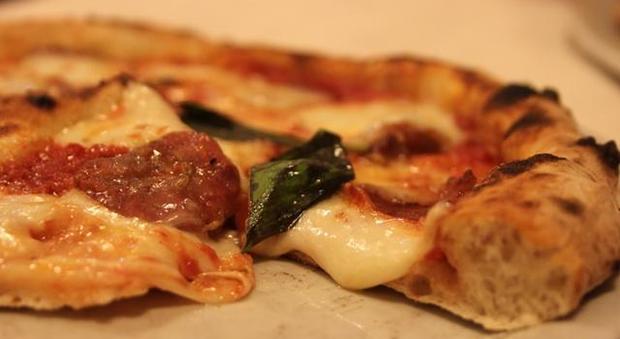 Il Chievo sconfitto a Napoli si consola ordinando 45 pizze negli spogliatoi