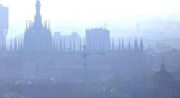 Inquinamento, la ricetta del sindaco Sala: contro lo smog serve (anche) più smart working
