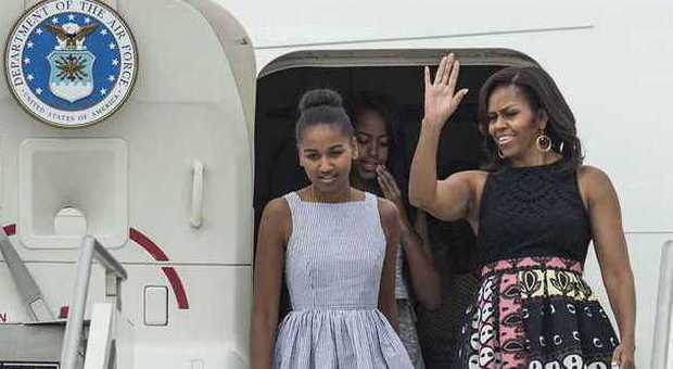 Michelle Obama atterra a Milano, poi incontra Renzi e Agnese al Cenacolo