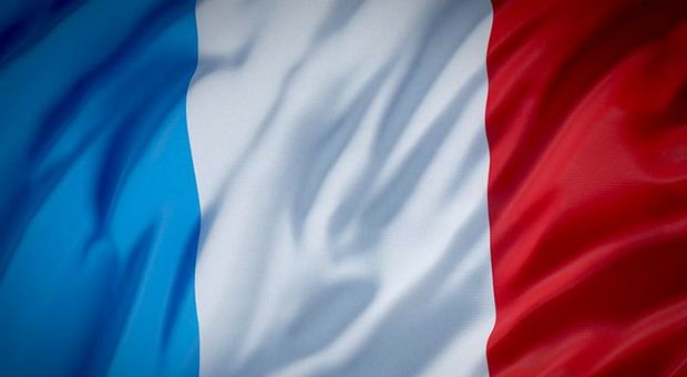 Francia, le fabbriche tornano a produrre
