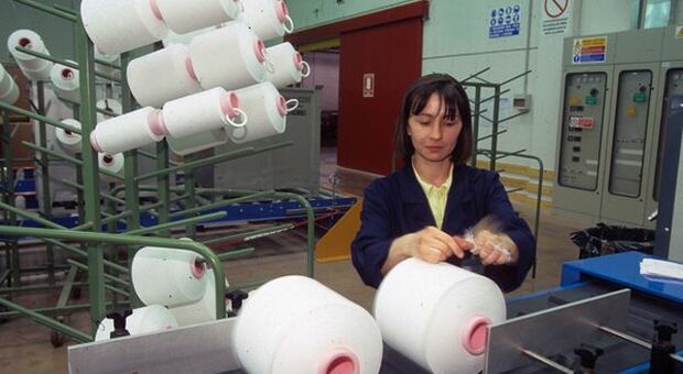 Cina, a novembre PMI manifatturiero continua a salire