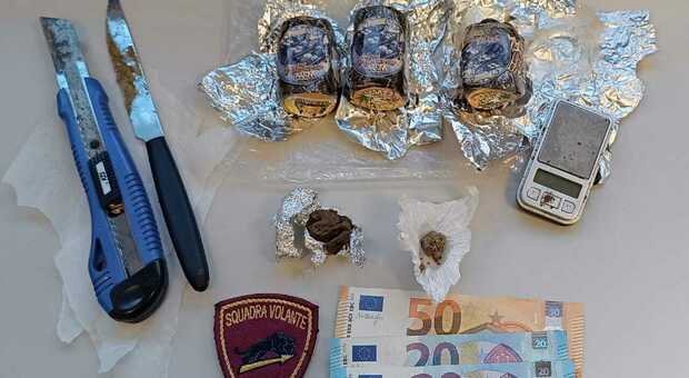 Ancona, va a scuola con la droga in tasca: liceale 18enne arrestato con 150 grammi di hashish