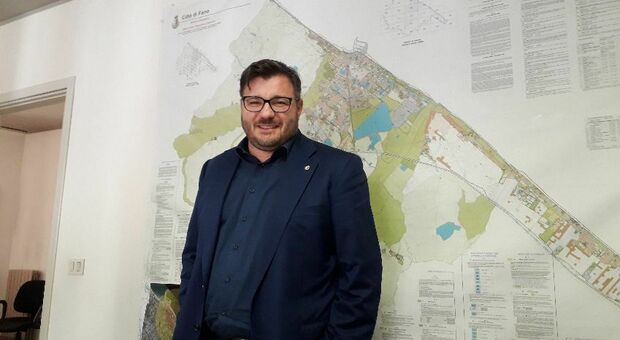 Cristian Fanesi vince per un soffio: è lui il candidato sindaco del centrosinistra a Fano