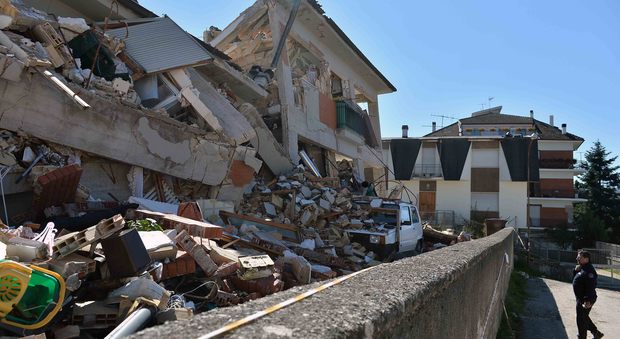 Terremoto, crollo delle palazzine Ater di piazza Sagnotti: i familiari delle vittime nominano un legale