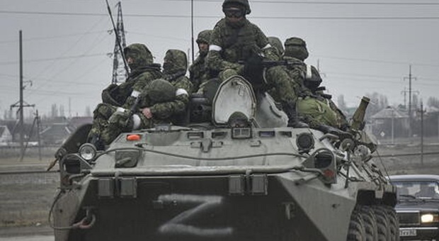 Soldati russi ora combattono con l'Ucraina per paura di morire: a loro ricompense in contanti (e rabbia per i contratti di lavoro)