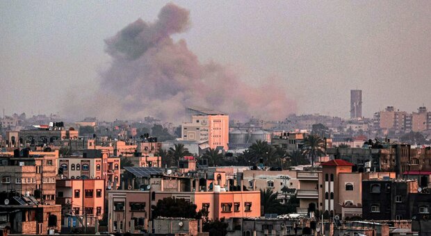 Guerra a Gaza, Israele: «Liberate gli ostaggi o colpiremo Rafah». Gli Usa chiedono cessate il fuoco temporaneo