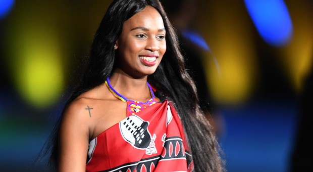 Universiadi, tutti pazzi per la bellissima atleta del Regno di Eswatini: è lei la reginetta dell'evento