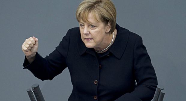 Merkel: «L'attentatore era conosciuto alle forze dell'ordine. Supereremo anche questa prova»