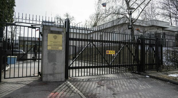 Spie russe sotto copertura nelle ambasciate del Nord Europa, ondata di espulsioni di sospetti ufficiali dei servizi del Cremlino