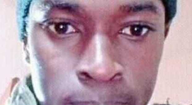 Amadou sarà sepolto in Gambia. Raccolti 4.200 euro per il rimpatrio della salma del migrante suicida