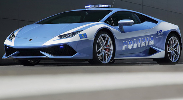 La nuova Lamborghini Huracan recentemente consegnata alla Polizia Stradale