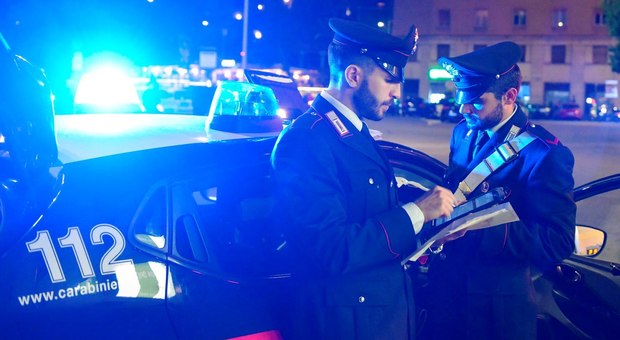 Roma, fermato per un controllo in auto ha un deposito di cocaina: arrestato cameriere pusher