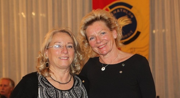 La presidente del Panathlon, dottoressa Birgit Rastetter, a destra, con la past president Ivana Moresco