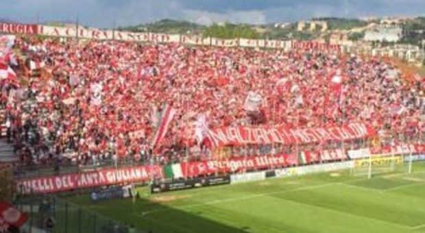 Il grande cuore dei tifosi del Perugia: «Venite tutti alla festa promozione, raccoglieremo fondi per i bambini ciechi e ipovedenti»