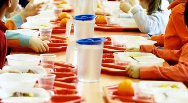 Pasto per la mensa scolastica a soli 0,99 euro: il Tar annulla l'appalto a Serenissima