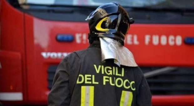 Incendio rende la casa inagibile: famiglia di Ronco d'Adige evacuata