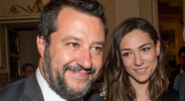 immagine Matteo Salvini con la fidanzata Francesca al concerto inaugurale del Salone del mobile