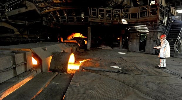 ArcelorMittal, denuncia dei commissari Ilva. I sindacati: «Non fermiamo le centrali elettriche»