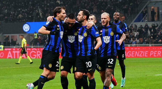 Inter-Udinese 4-0, poker nerazzurro con Calhanoglu, Dimarco, Thuram e Lautaro: controsorpasso alla Juve