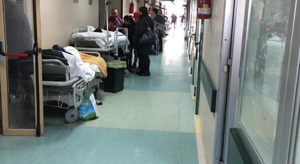 Il Cardarelli torna sotto assedio è emergenza: pazienti trasferiti