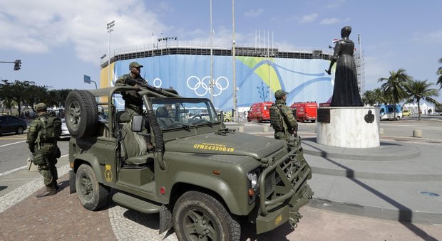 Rio, incidenti vicino allo stadio Maracanà: un ferito