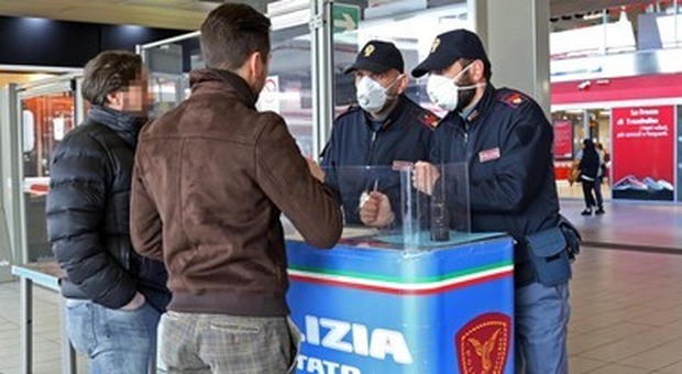 Controlli Polfer nelle stazioni della Campania. un arresto, quattro indagati e 2.159 identificati