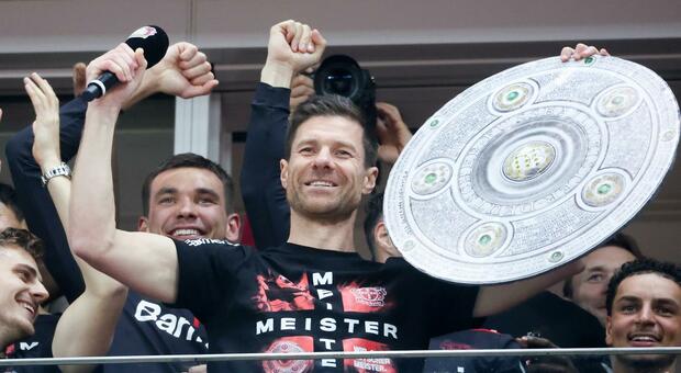 Chi è Xabi Alonso, l'allenatore autore del miracolo Leverkusen: età, carriera