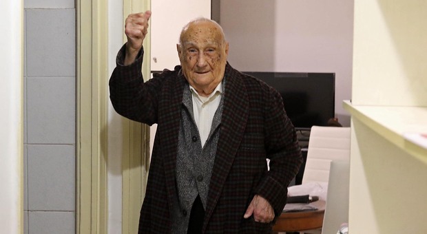 Mario Pansini, 103 anni (Newfotosud - Renato Esposito)