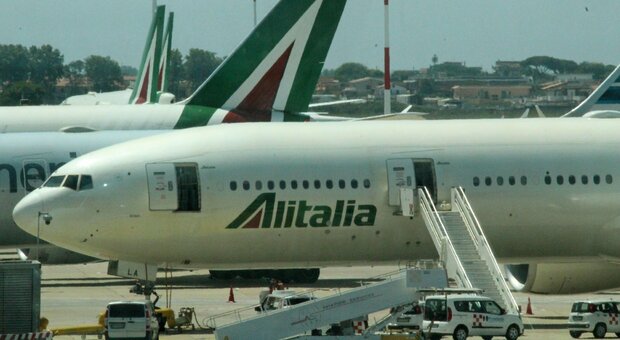 Alitalia, nomine ancora bloccate: chiesta la Cigs per tutto il 2021