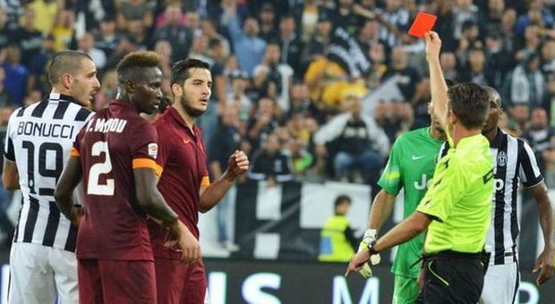 Juve-Roma: 2 turni di squalifica a Manolas una giornata a Morata, diffidato Garcia. Bianconeri multati per uno schiaffo ai panchinari della Roma