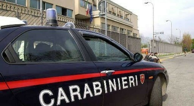 Bar prosegue l'attività oltre l'orario stabilito, scatta la multa dei carabinieri