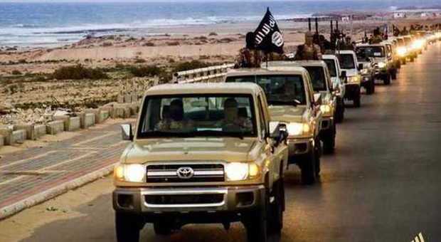 Isis, i leader del Califfato ai residenti di Sirte: «Consegnateci le vostre figlie»
