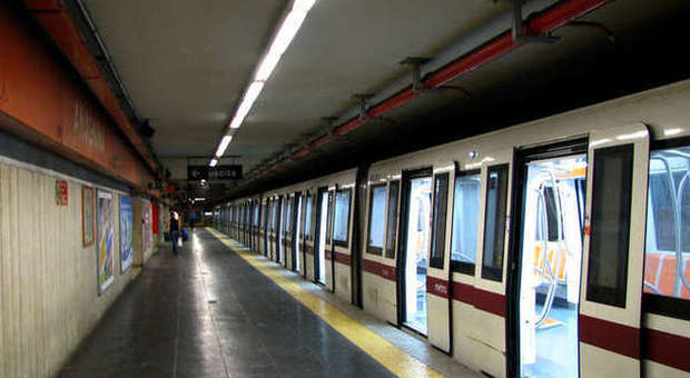 Roma, nuovo allarme sulla metro A: intervento forze dell'ordine a Cornelia, servizio sospeso