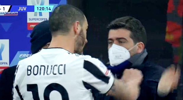 Inter-Juve, Bonucci furioso dopo il gol di Sanchez: ecco con chi ha litigato a bordo campo