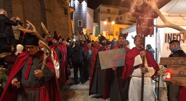 Finisce la «Festa dei Cornuti» tra processioni, battesimi e musica
