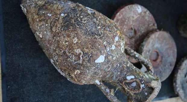 Eolie, spettacolare ritrovamento: scoperto il "cimitero subacqueo" delle anfore di duemila anni fa
