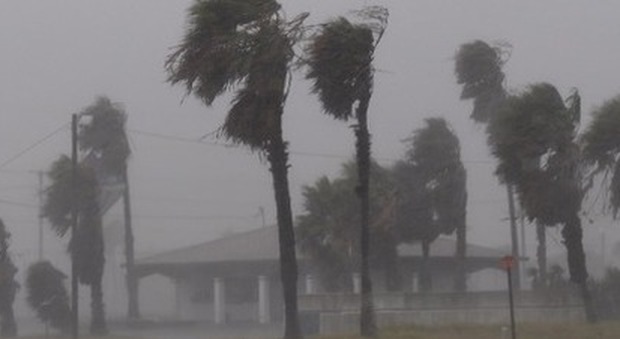 Uragano Harvey, furgone con famiglia di 6 persone a bordo sommerso a Houston
