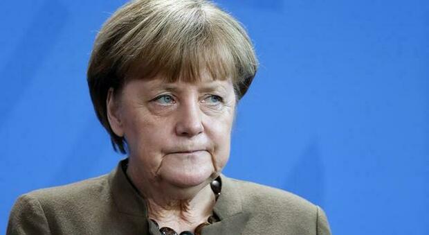 Merkel sui negazionisti del Covid: «Sono un attacco al nostro stile di vita»