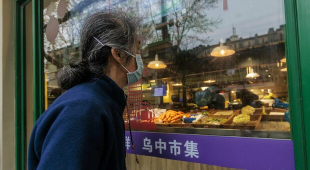 Cina, fallisce la politica "Covid zero": Shanghai in lockdown, altre città blindate