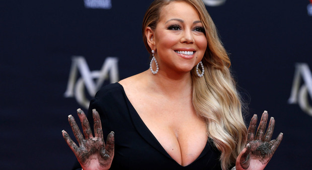 «Mariah Carey molestava i suoi collaboratori», l'accusa del bodyguard