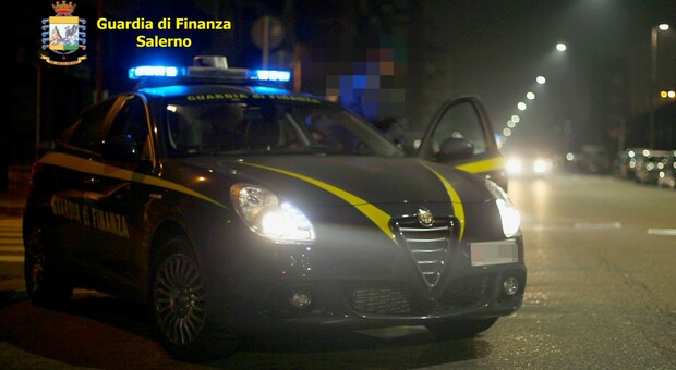 Contrabbando di gasolio a Salerno, maxi sequestro da 128 milioni di euro