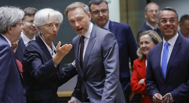 Bce, piano anti-spread: aiuti ai Paesi ad alto debito. Lagarde segue il modello Draghi